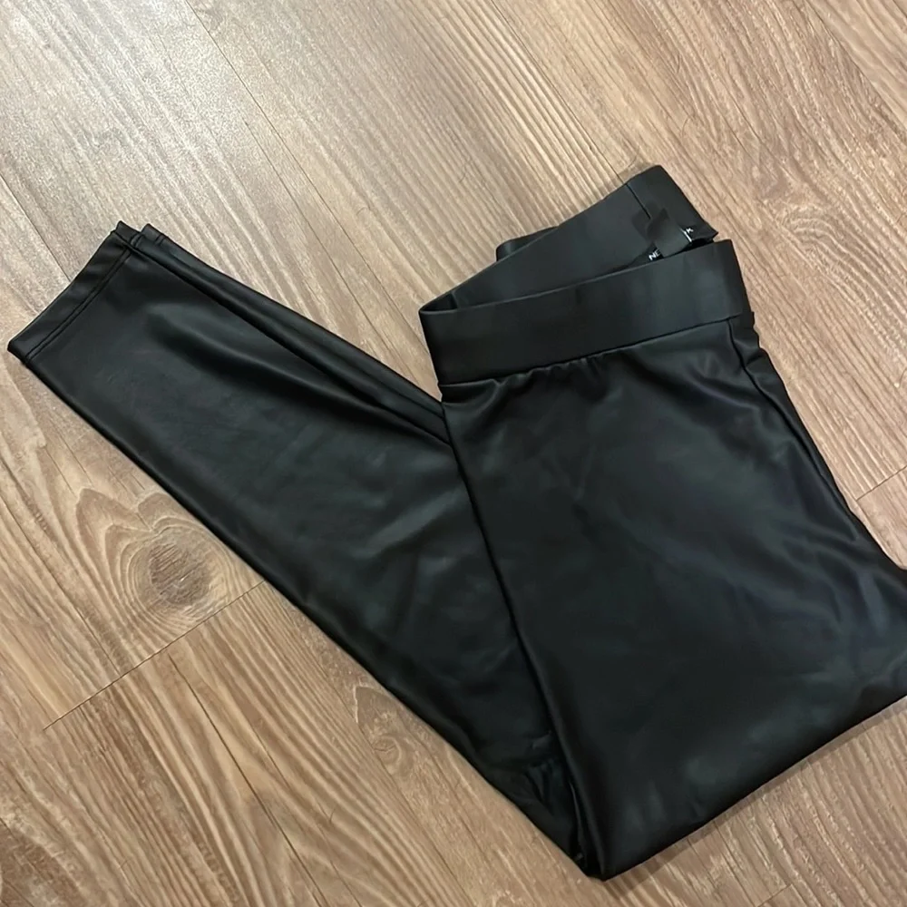 🖤🎀 New look leggings 🖤 - Picture 3 of 4